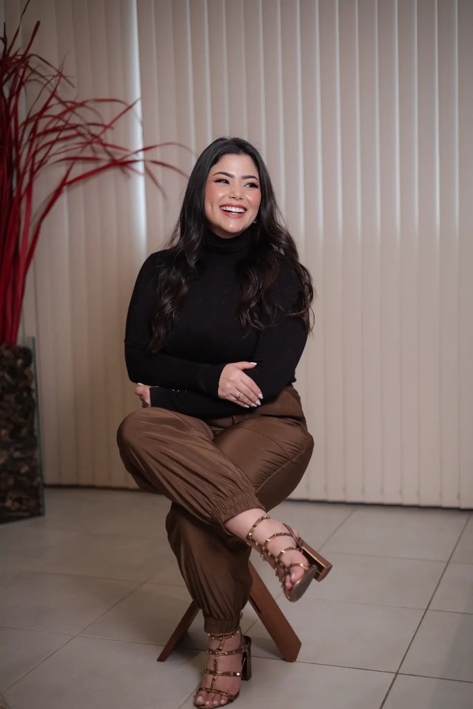 Dra. Letícia profissional